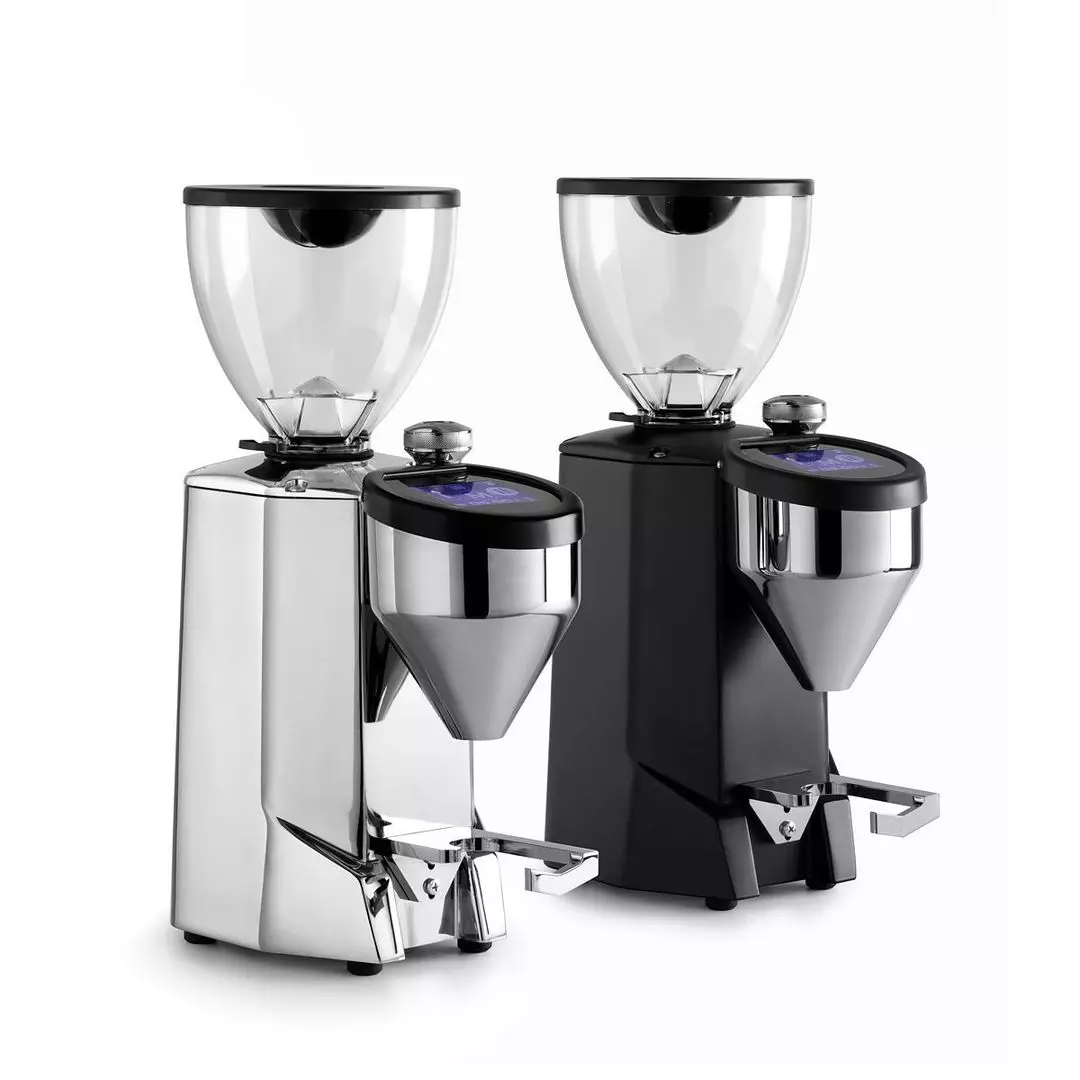 Domácí mlýnky na kávu Rocket Espresso Fausto.